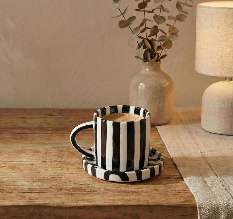 Minimalist ray ceramic cup and plate set (280 ml)